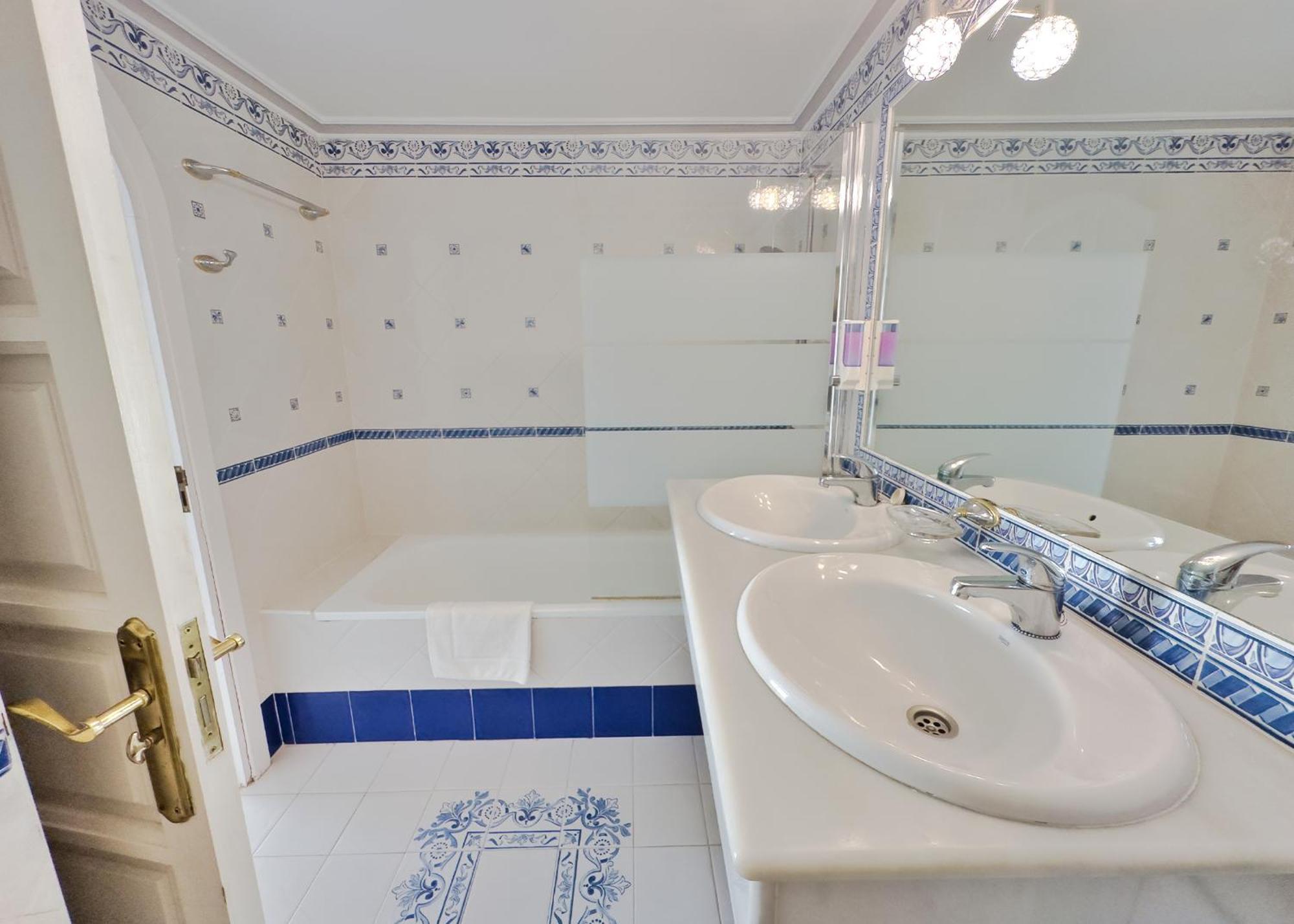 Skol 508 West Facing Duplex Apartment With Amazing Sea Views Marbella Exterior photo